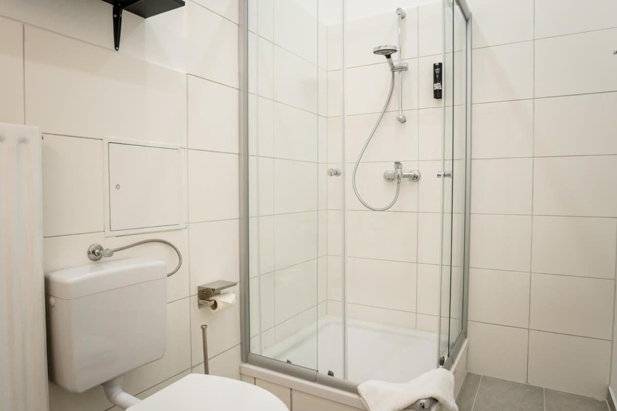 Spacious 3Br Plus Ac Self Check-In Street Parking Berlin Extérieur photo